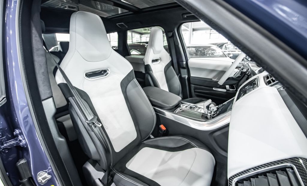 Range Rover Sport SVR AWD | nový model skladem | německé nové auto | benzín 575 koní | luxusní SUV | auto ihned k předání | nákup online na AUTOiBUY.com